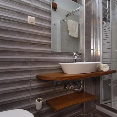 Iatrou House- With Incredible View Portariá