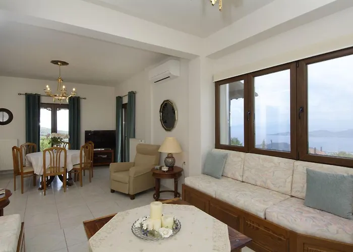 Iatrou House- With Incredible View 빌라